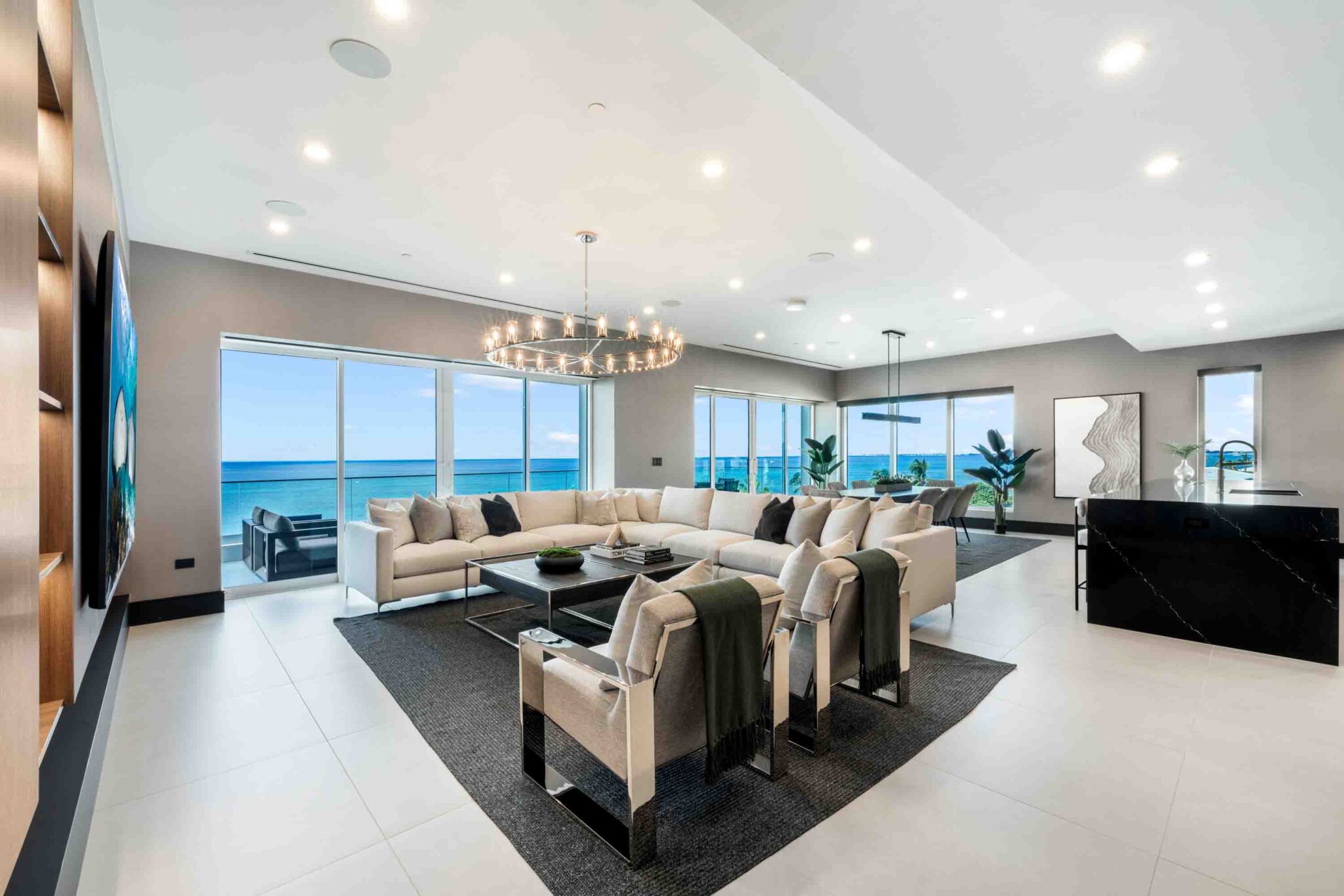 Aqua Residence 4th Floor in Seven Mile Beach