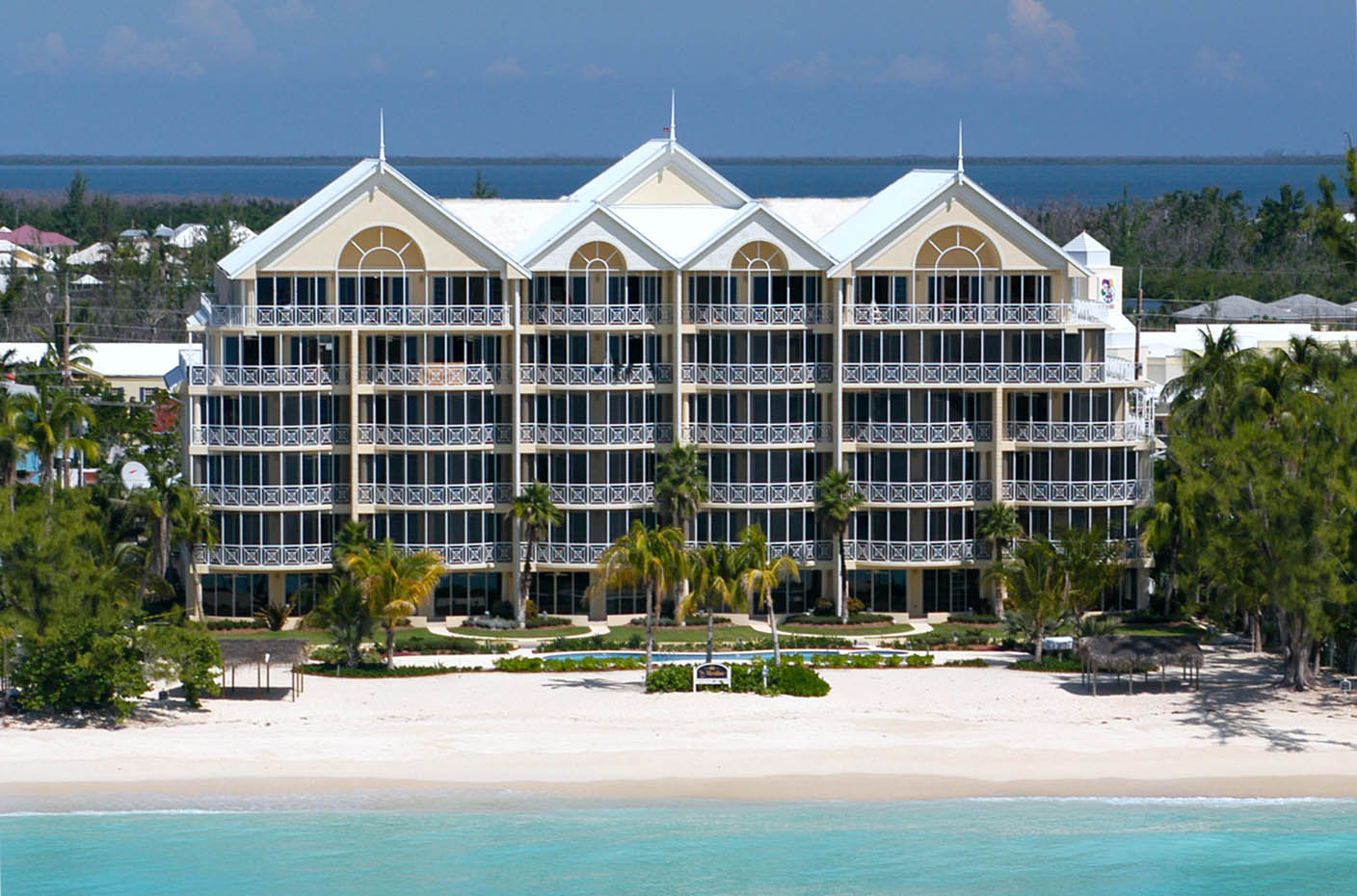 The Meridian on Seven Mile Beach Luxurious Vacation Condos